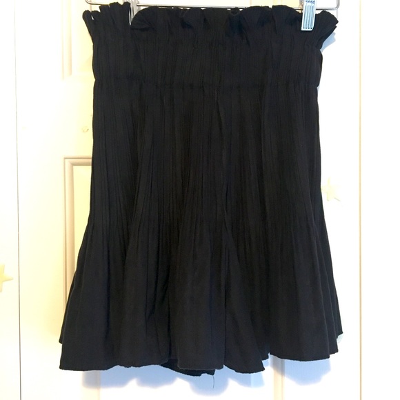 Korean Pleated Black Skorts - Picture 2 of 8